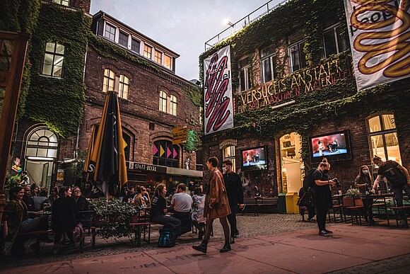 Michels Musikstammtisch März 2024 Waves Vienna, WUK