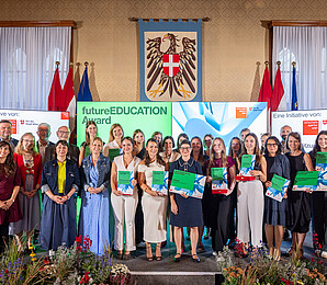 FutureEDUCATION Award Teilnehmer*innen im Wiener Rathaus Wappensaal von 2025