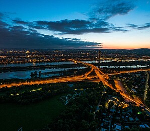 Wien bei Nacht - oranges Straßennetz